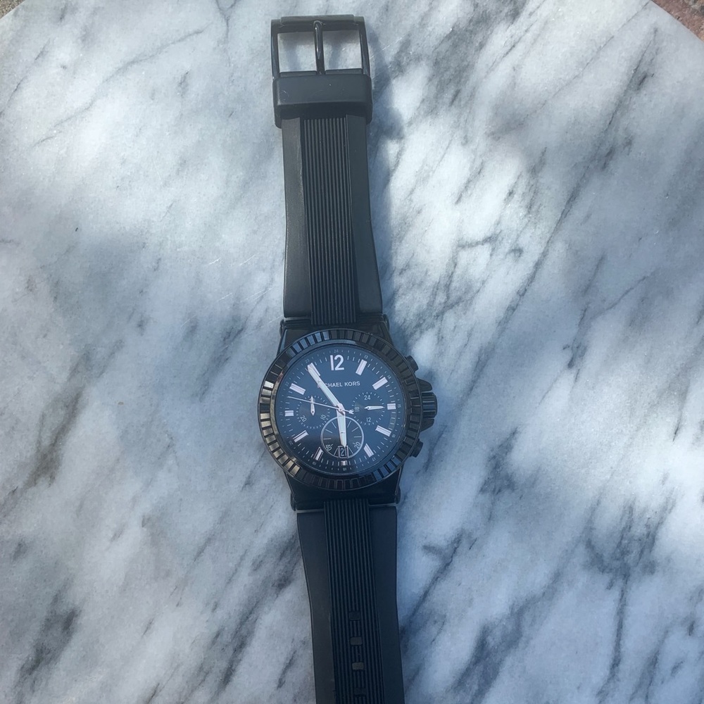 Michael Kors watch - Picture 2 of 5